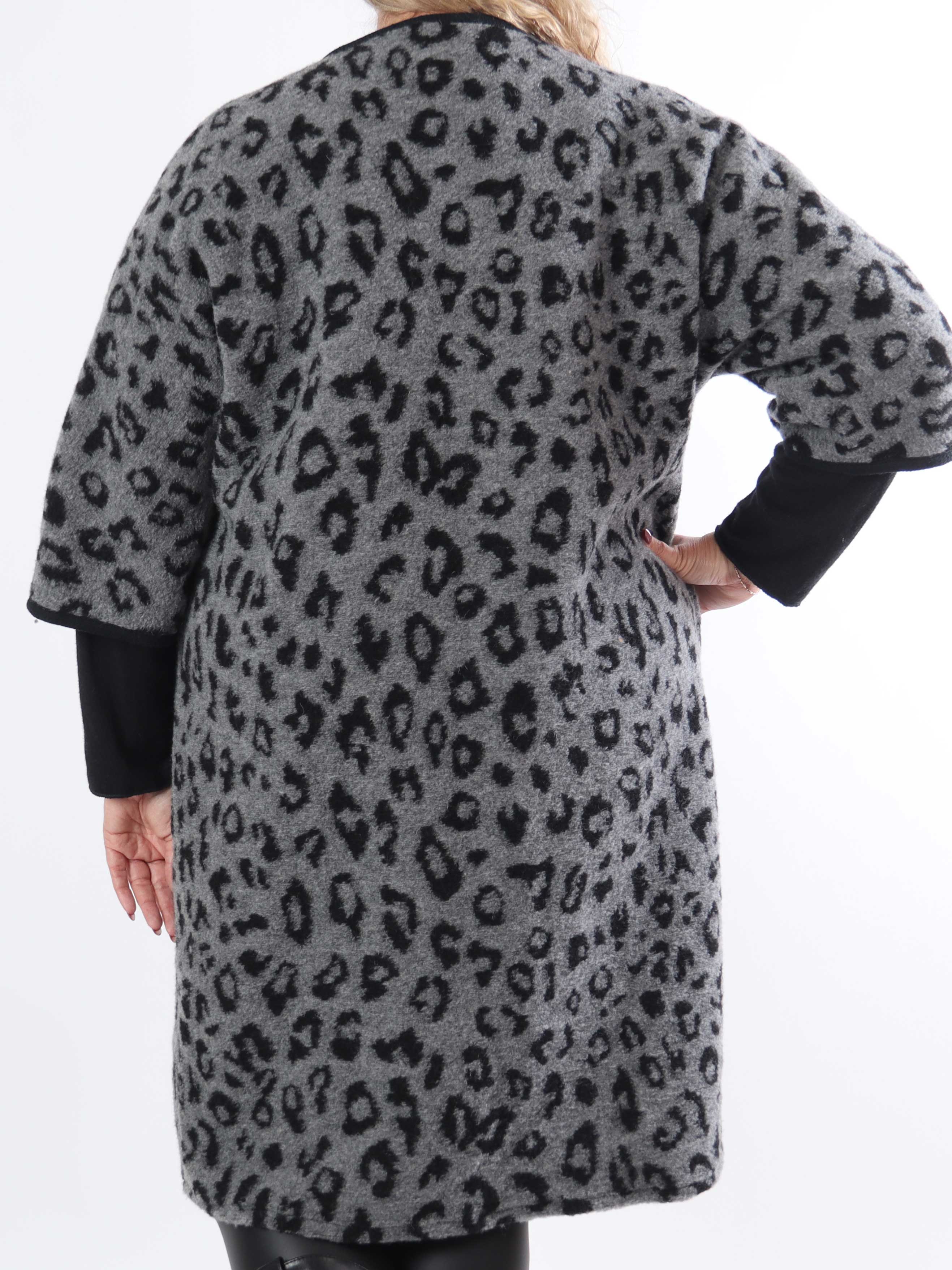 Arianna Leo- Plus size frakke i leopardprint med uld i